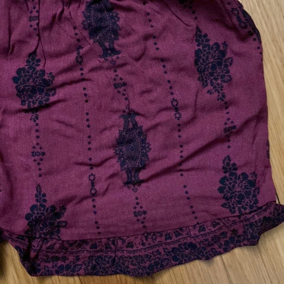 NWT Me to We Burgundy Black Shorts Size Extra Small - Picture 2 of 6